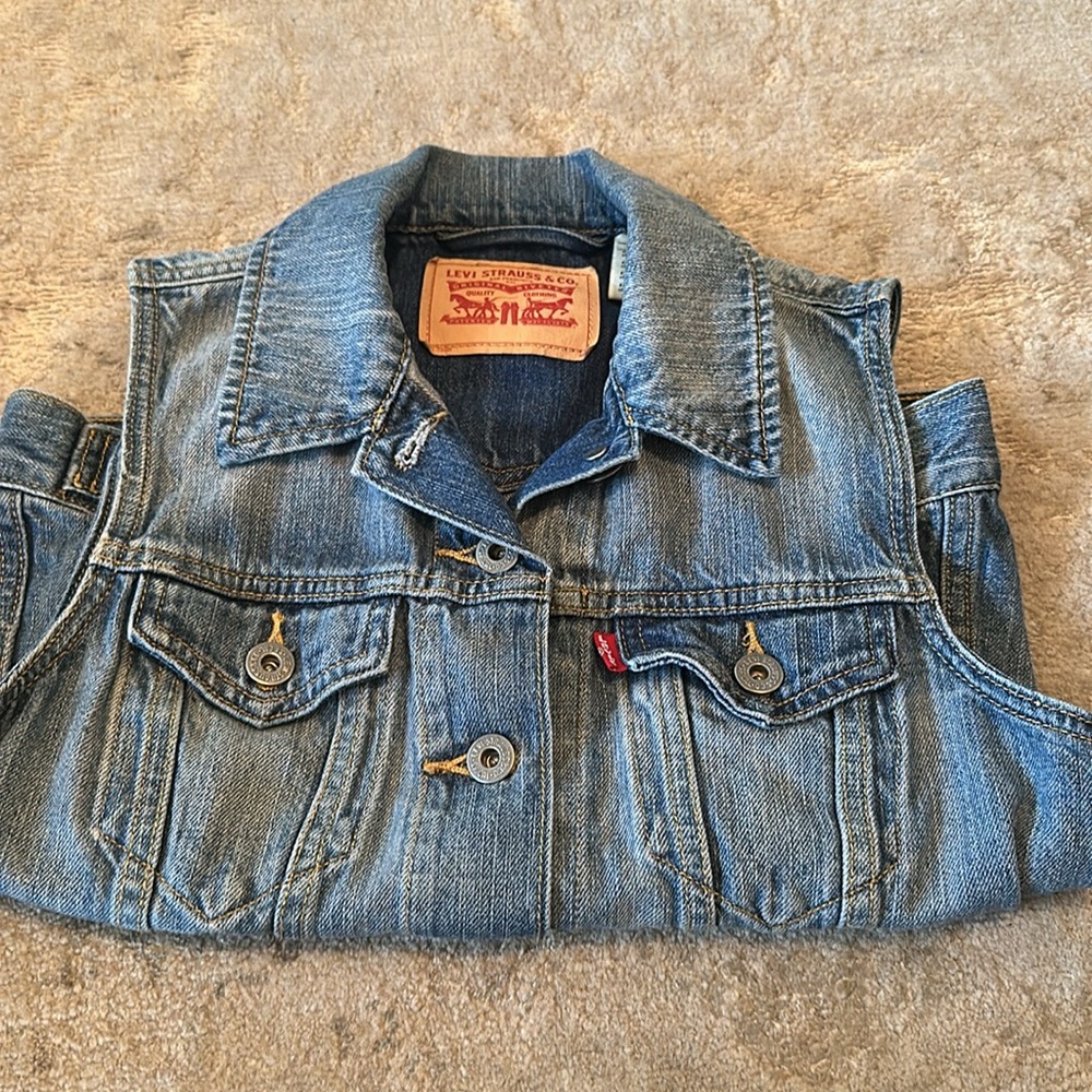 LEVI STRAUSS WOMANS JEAN VEST SIZE S / P - Picture 10 of 10